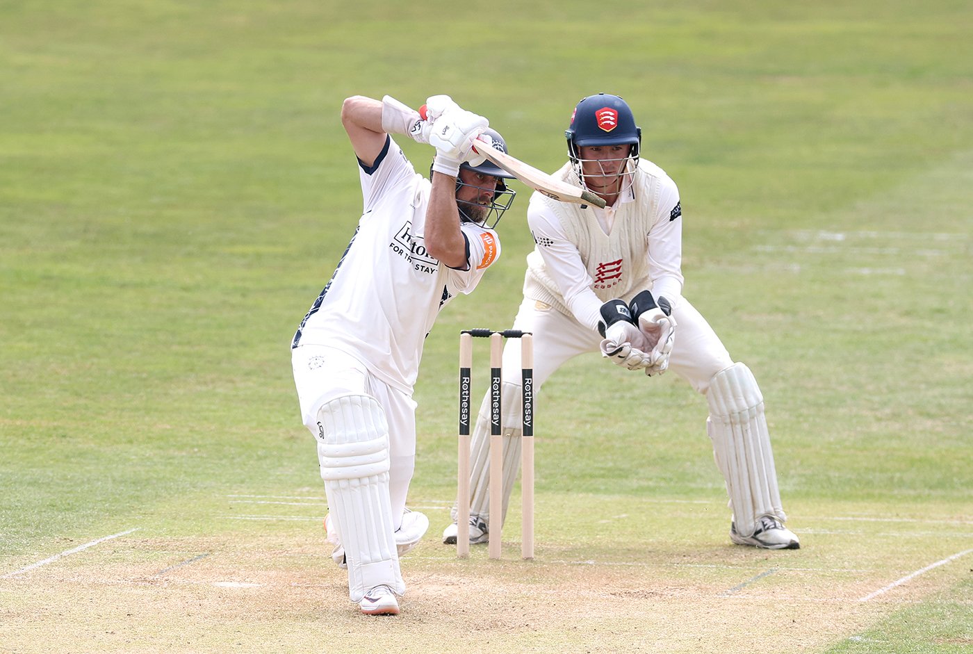 Lehmann, Brown resist as Cook, Mulder fire for Essex