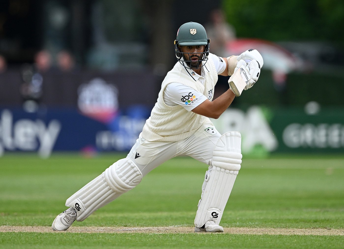 Brett D'Oliveira-Matthew Waite stand delivers draw at Lancashire