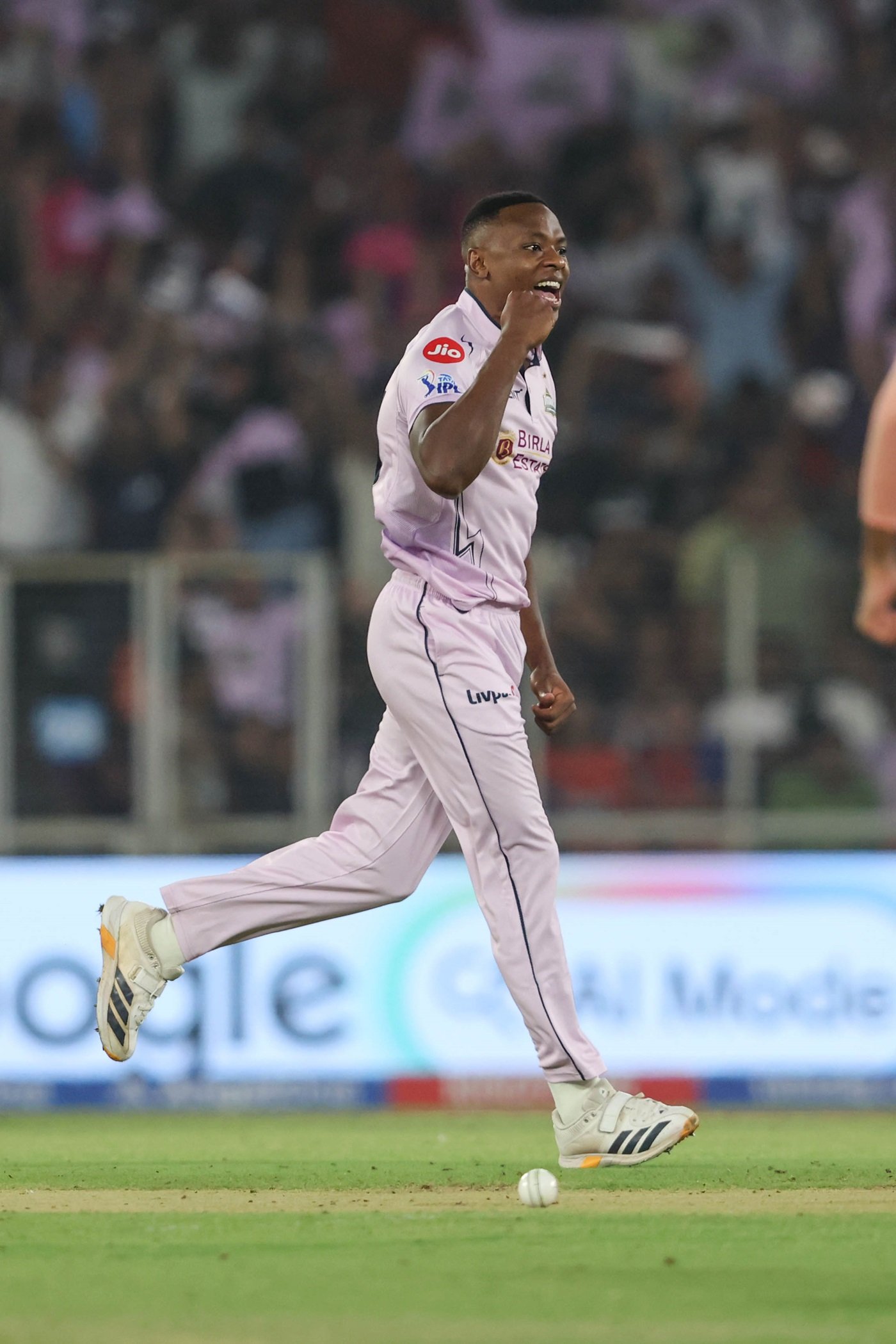 GT go No. 1 after Rabada and Holder rout SRH