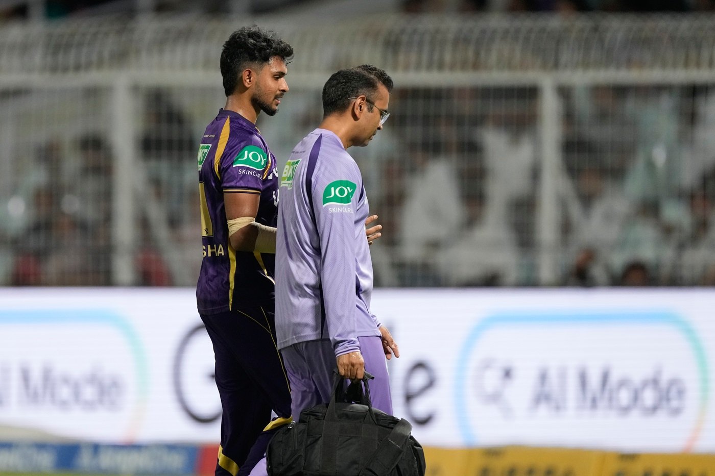 Pathirana walks off with hamstring issue against GT
