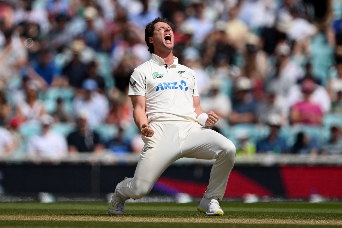 New Zealand rocked by injuries to Henry and Phillips