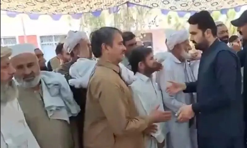 KP CM Afridi decries 'decisions made behind closed doors' during visit to Bannu