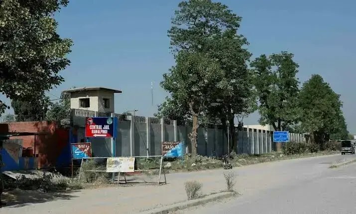 Adiala jail official submits report to IHC on Imran, Bushra meetings