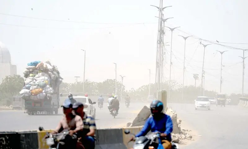 Intense heat, dusty winds sweep across Karachi