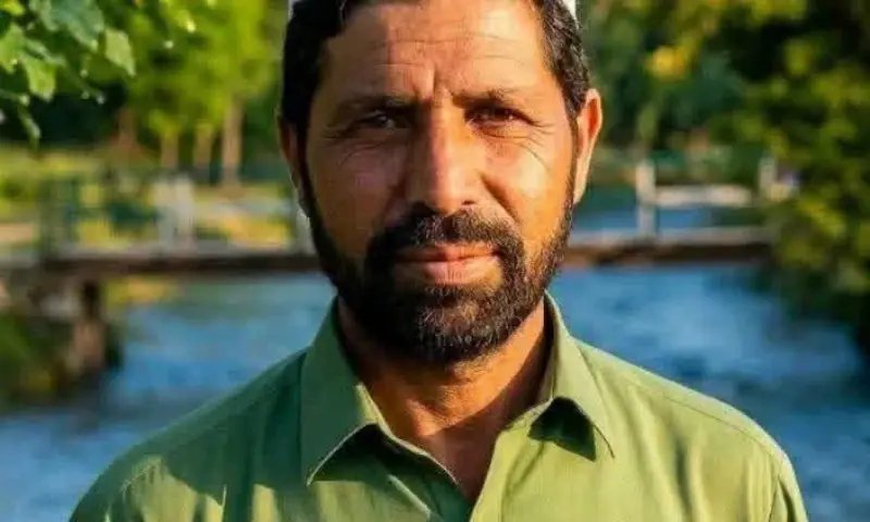 A hero's sacrifice: The railway worker who embraced death to save lives