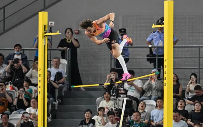 Duplantis wins in Shanghai, Warholm stunned