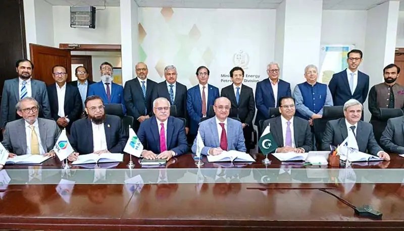 Govt reopens offshore oil frontier