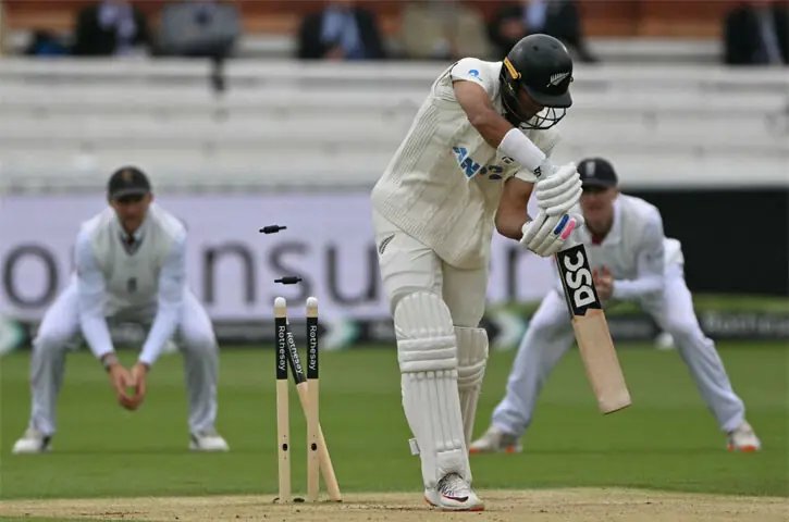 Robinson rocks New Zealand again as rain frustrates England at Lord’s