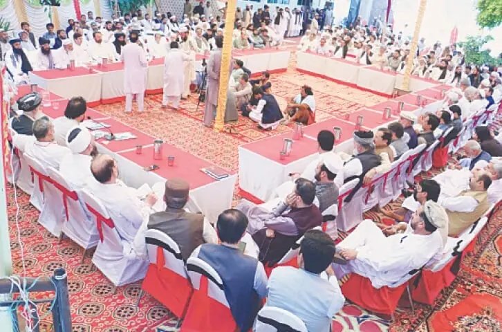 Bannu jirga demands restoration of peace, reopening of roads