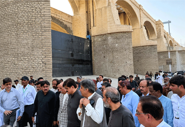 CM Murad inaugurates rehabilitation scheme at Sukkur Barrage