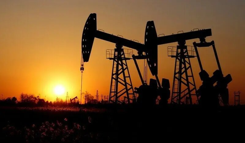 Oil falls further on Mideast deal, but Fed outlook knocks equities