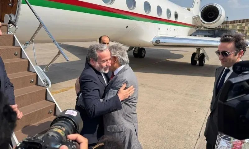 Iranian President Pezeshkian, FM Araghchi arrive in Pakistan