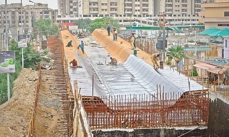 Anti-Corruption Establishment gets custody of main suspect in Karachi's Rs8.5bn Yellow Line graft scandal