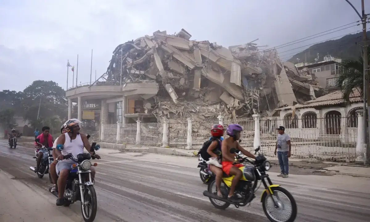 In pictures: Widespread destruction after back-to-back earthquakes in Venezuela