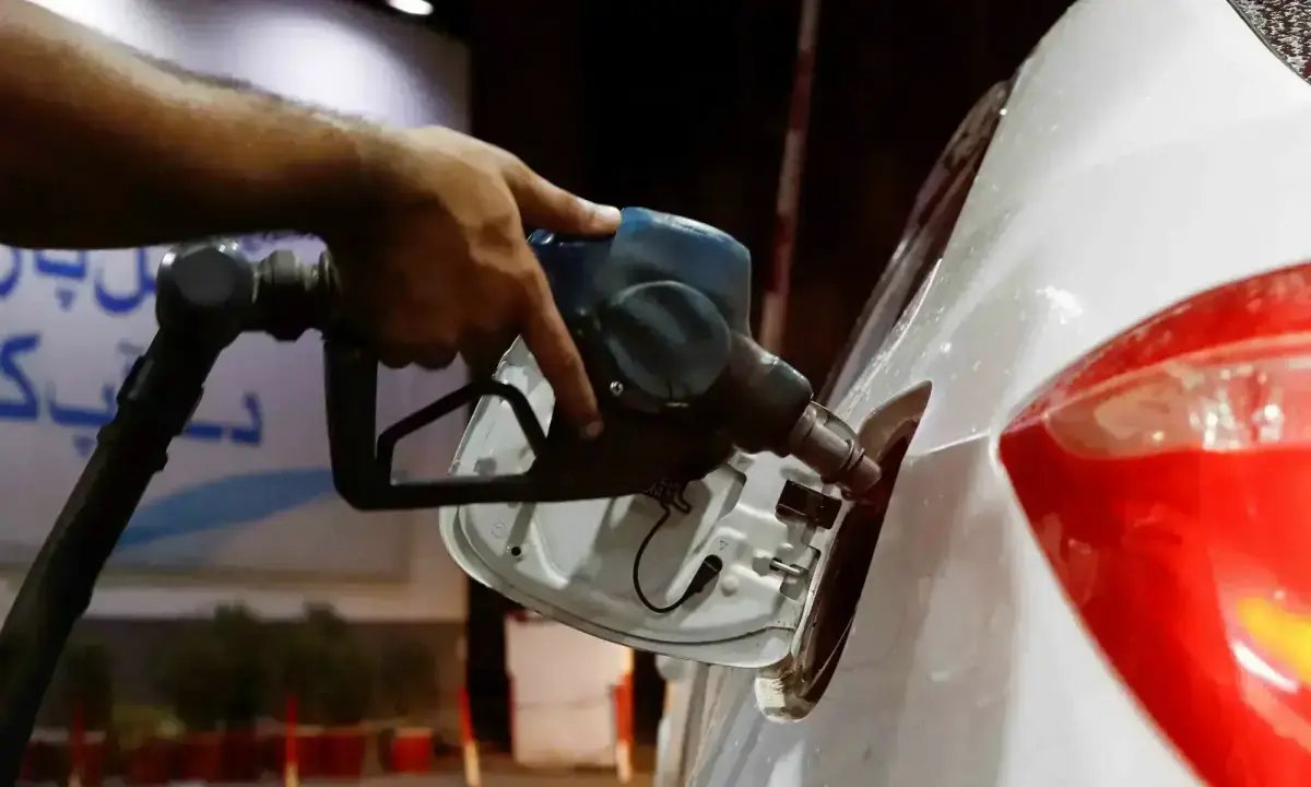 Govt keeps petrol, diesel prices unchanged for next week