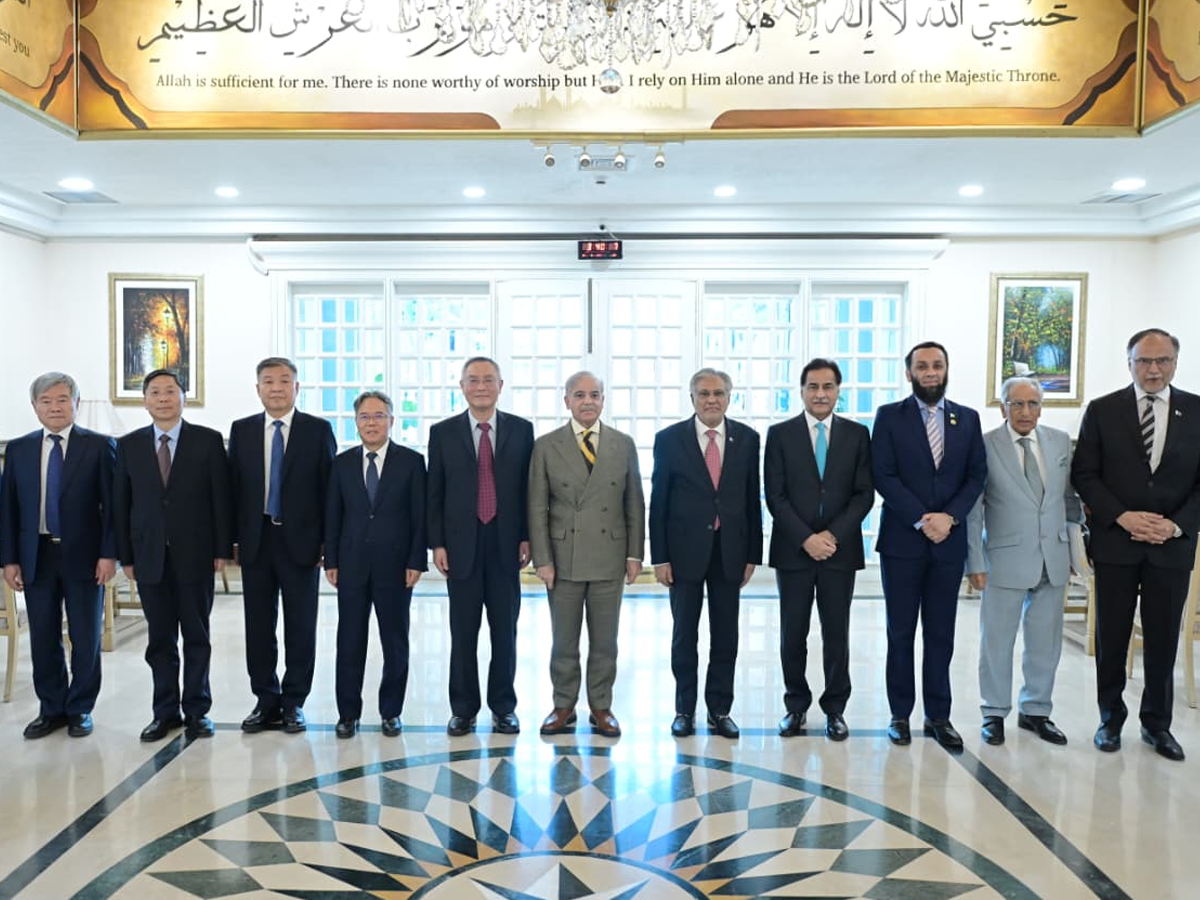 PM reaffirms support for China’s core interests, CPEC expansion as he meets NPC delegation