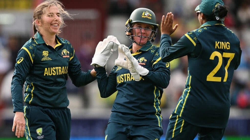 Dominant Australia beat South Africa in Women's T20 World Cup