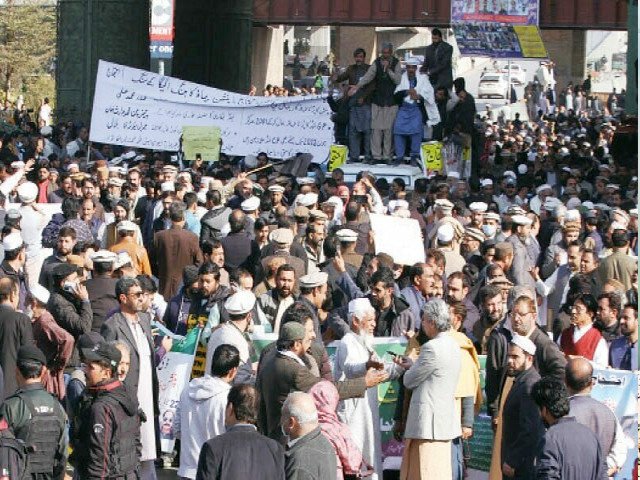 Traders protest smart lockdown in Peshawar