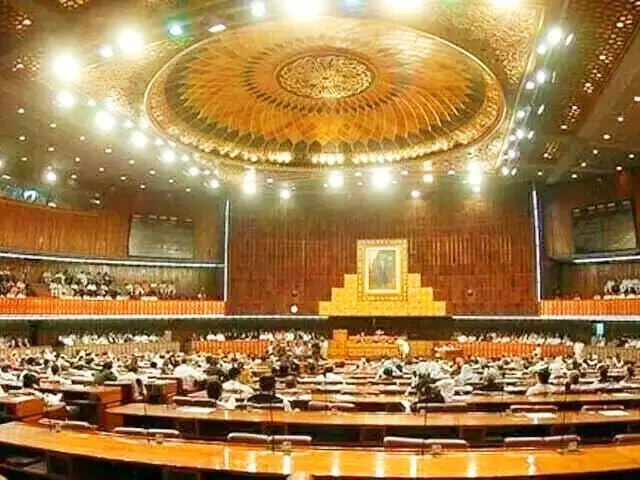 Budget comes under fire in Senate