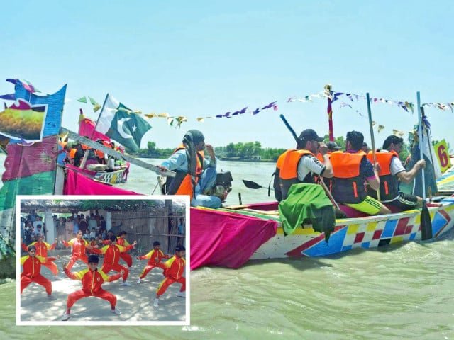 Kabul River hosts dragon boat festival