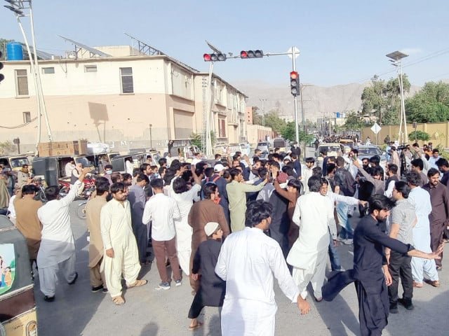 Acid attack on female doctor sparks protest in Quetta