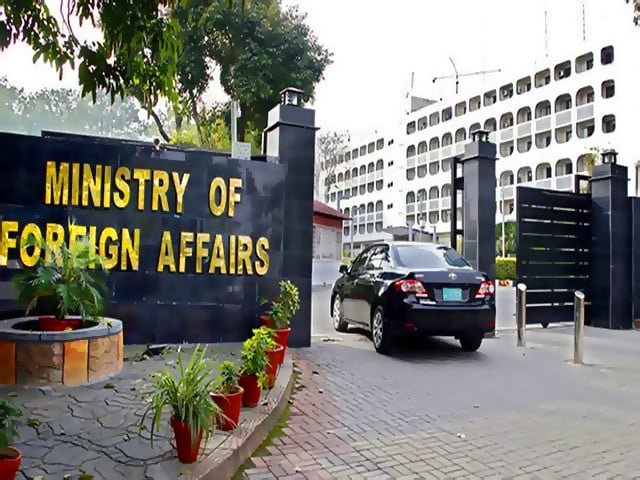 Pakistan cautious on India dialogue calls