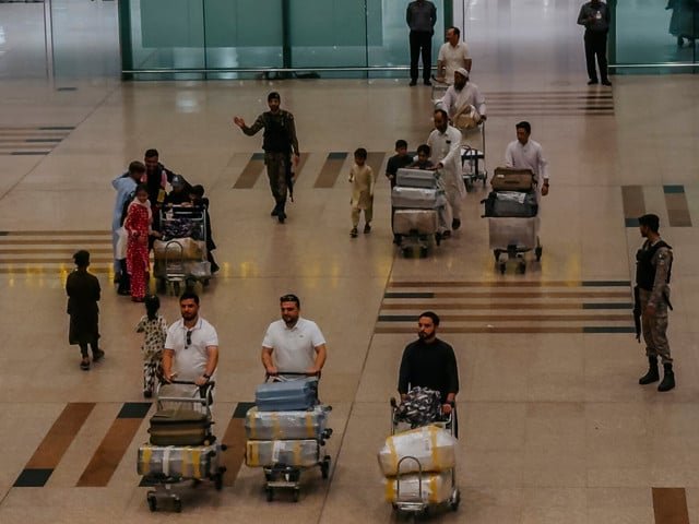 Over 164,000 Pakistanis deported from Gulf in 5 years