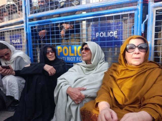 Imran sisters again denied jail meeting