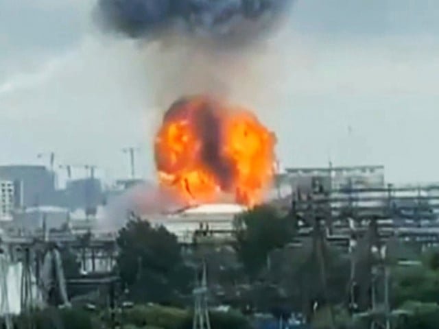 Ukraine sets Moscow refinery ablaze