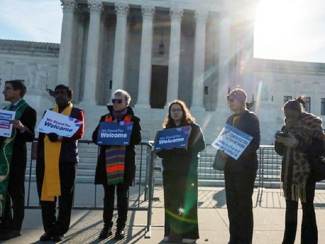 US SC sides with Trump in asylum-processing case