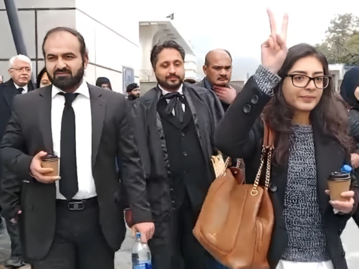 SC directs IHC to decide on Imaan, Hadi's sentence suspension pleas within two weeks