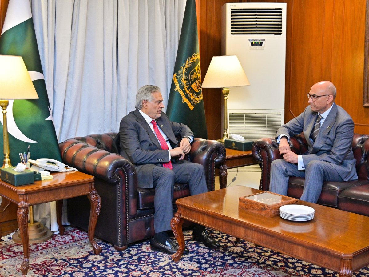 Dar reaffirms commitment to strengthening ties with Saudi Arabia, UAE, Iran