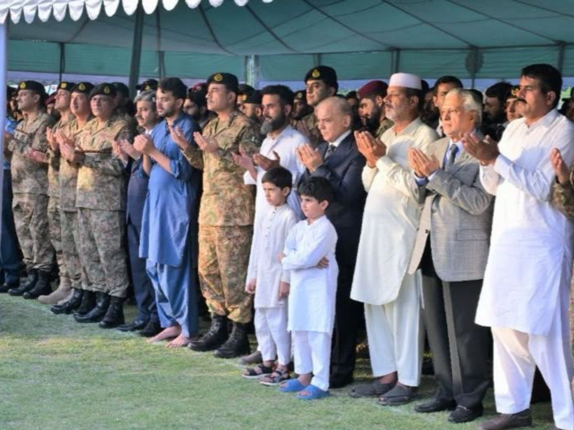 Funeral prayers offered for Mi-17 helicopter crash martyrs in Rawalpindi: ISPR