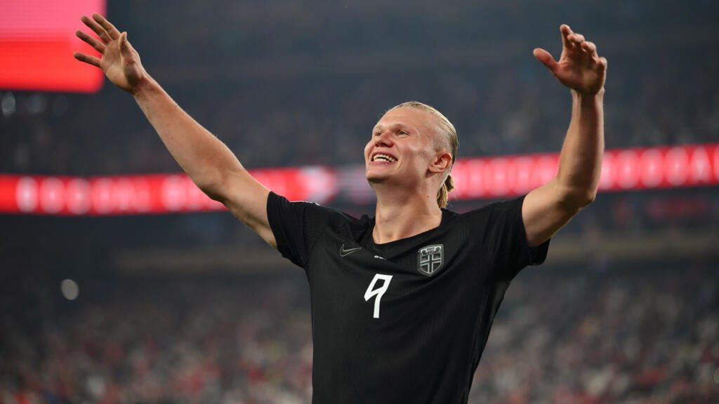 Haaland fires Norway into World Cup last 32