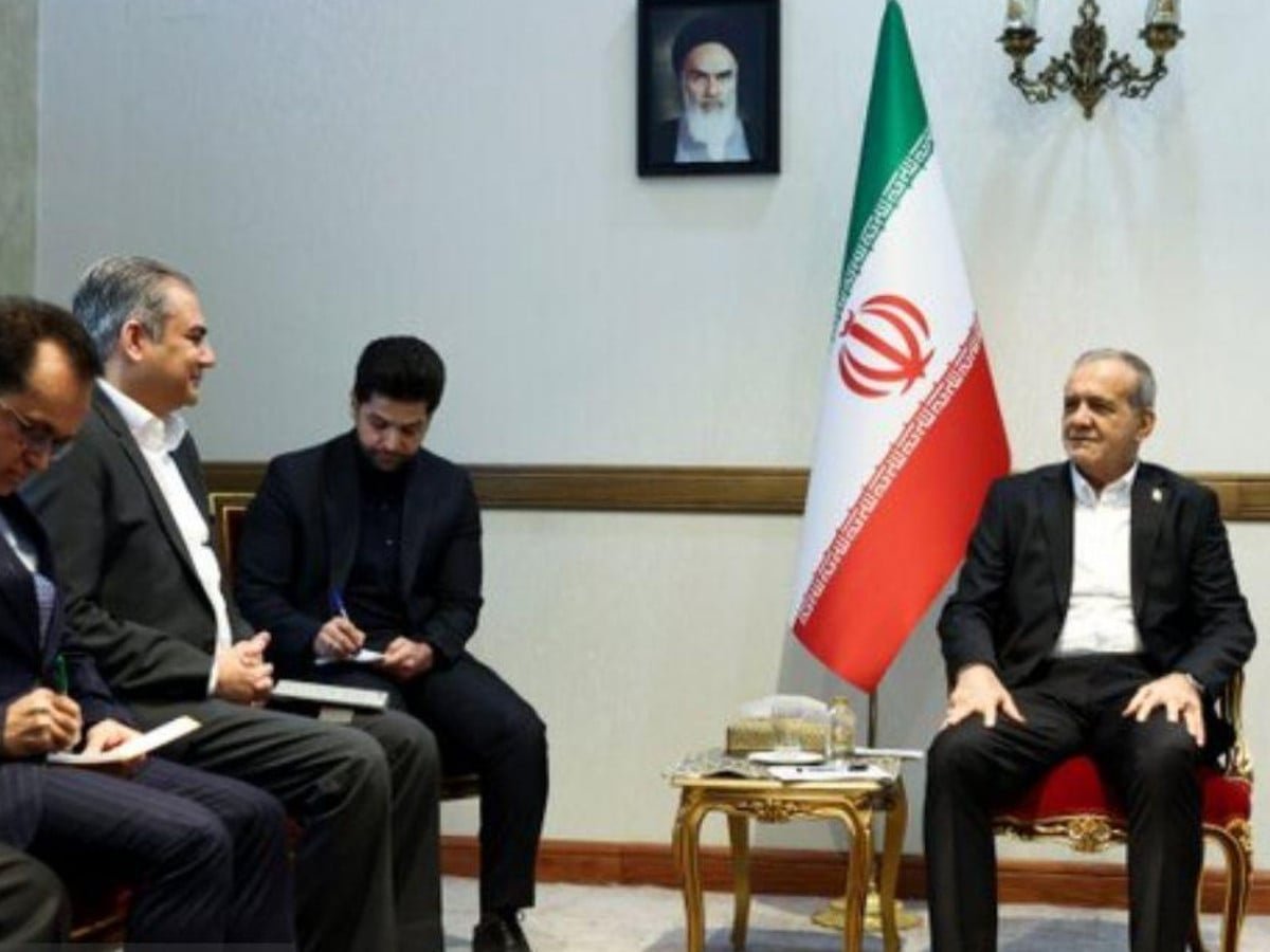Naqvi holds high-level talks with Iranian President Pezeshkian