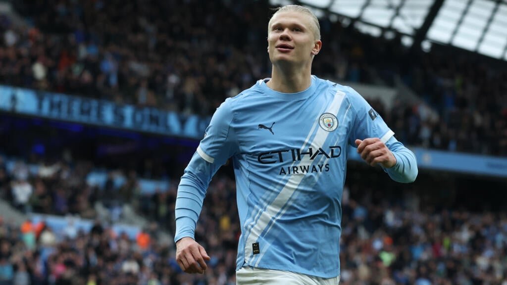 Man City keep title race alive, Liverpool frustrated by Chelsea