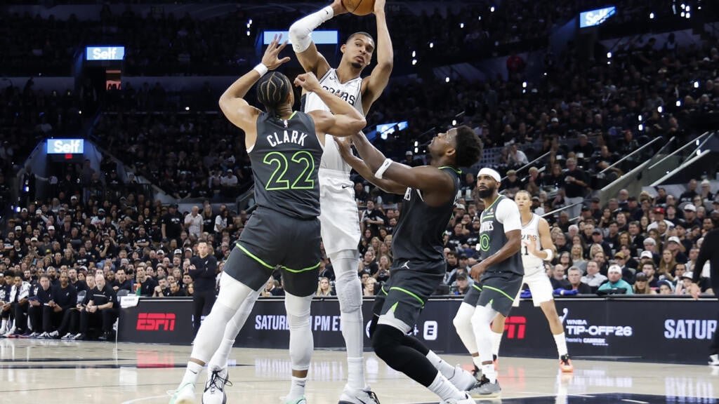 Wembanyama powers Spurs past T-Wolves