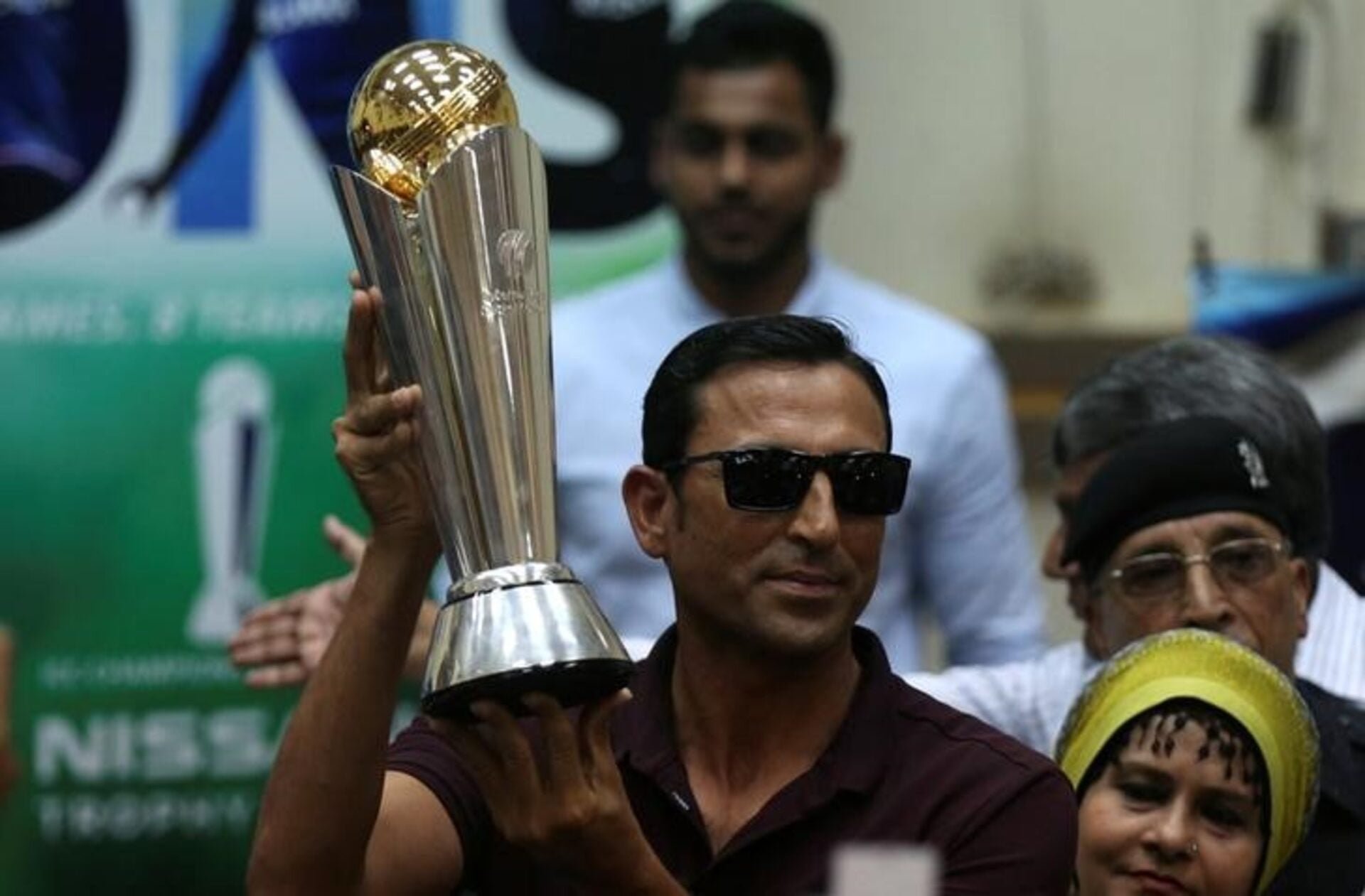 Who Will Handle Younis Khan?