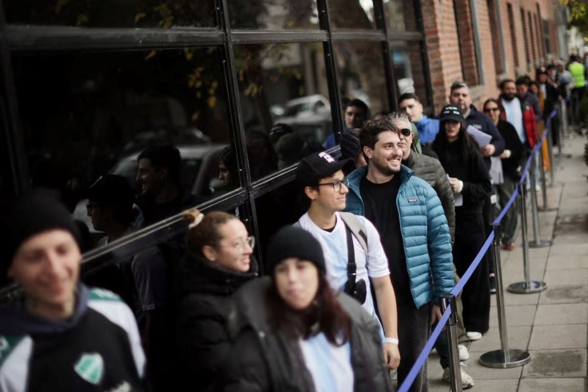 Pricey World Cup keeps football fans away, hits US hotels and airlines
