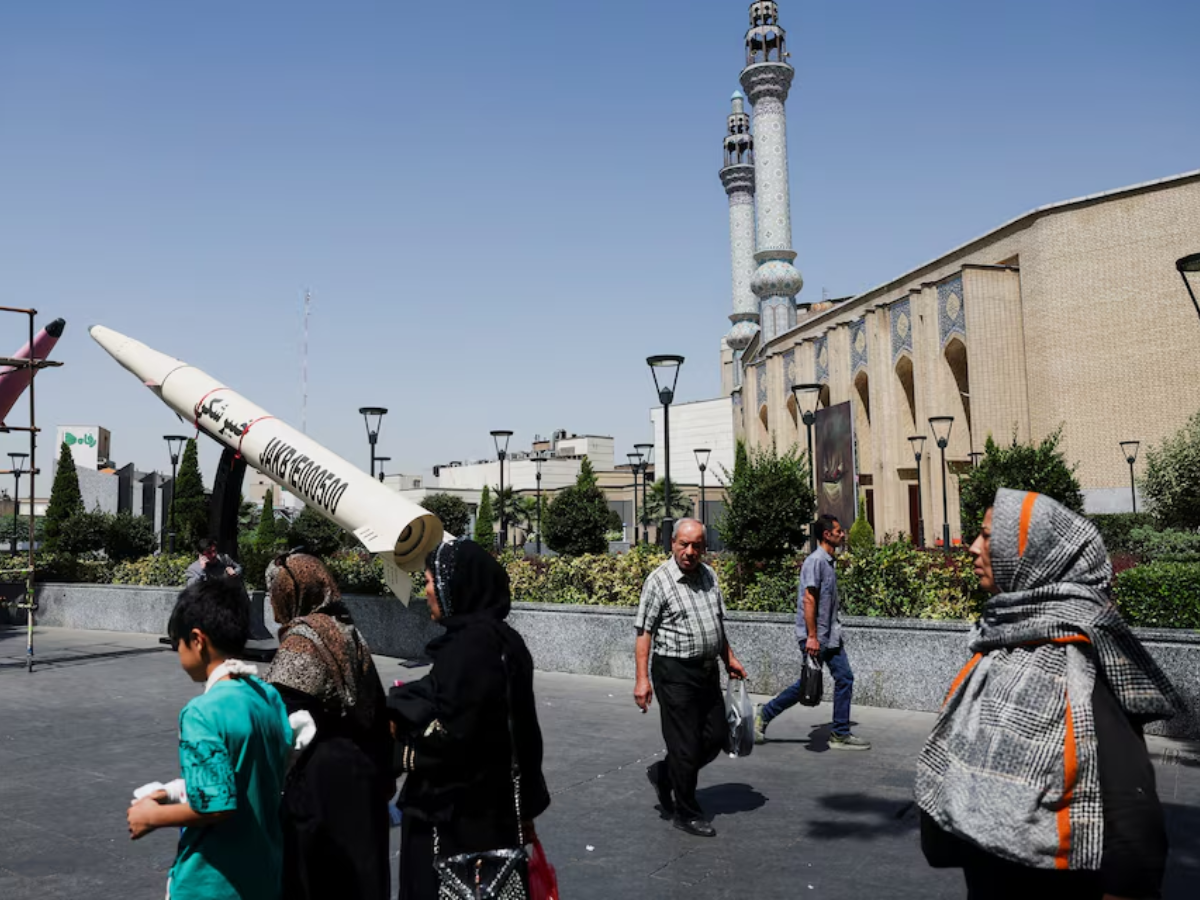 Iran peace deal looms while new military action flares near Strait of Hormuz