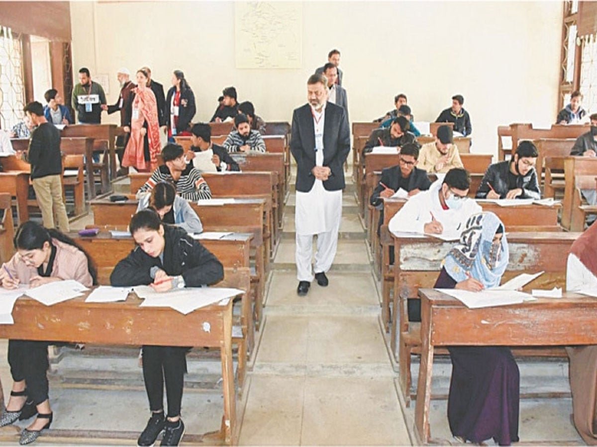 جامعہ کراچی کے 46 ہزار طلبہ کے لیے خوشخبری، انجمن اساتذہ کا ہڑتال مؤخر کرنے کا اعلان