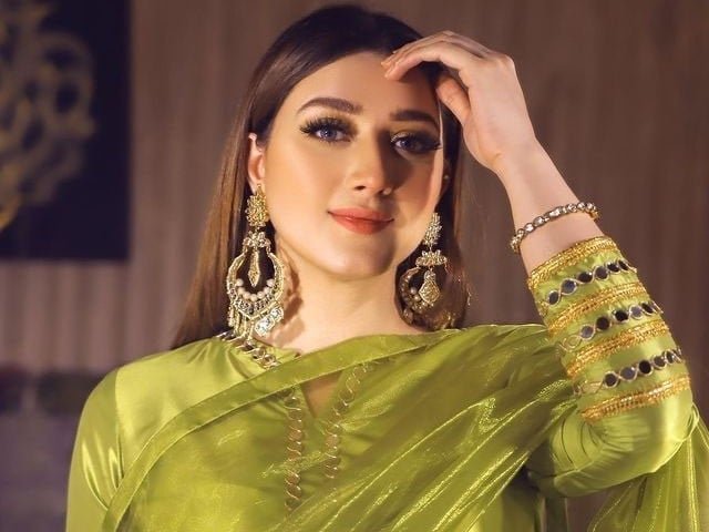 مومنہ اقبال کی ہراساں کرنے کی شکایت پر این سی سی آئی نے سیاسی شخصیت کو طلب کرلیا