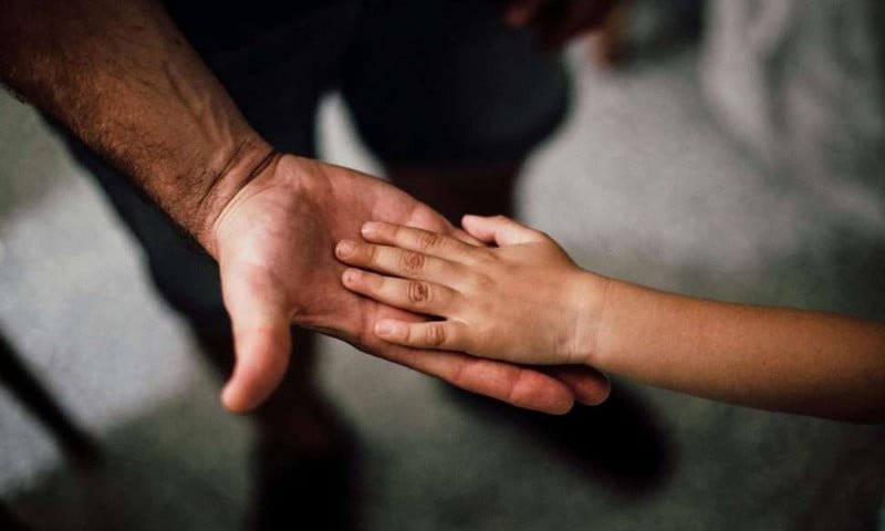 پاکستانی نژاد امریکن سابق میاں بیوی کی بچوں کی حوالگی سے متعلق درخواست پر والدہ کو نوٹس جاری