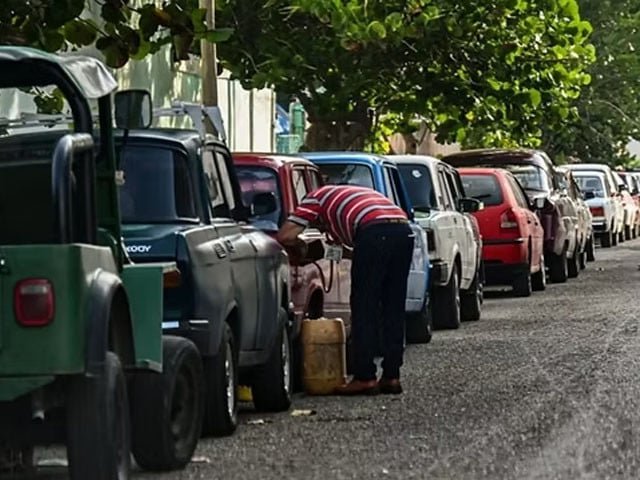 کیوبا میں پیٹرول ختم، بجلی کا بحران شدت اختیار کرگیا؛ امریکا کو ذمہ دار قرار دیدیا