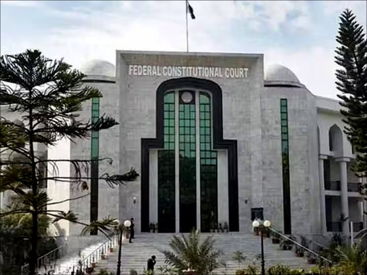 ’پراپرٹی کو زیادہ اہمیت دی جا رہی ہے،‘ دوسری شادی کی بنیاد پر بچے کی حوالگی سے متعلق درخواست مسترد