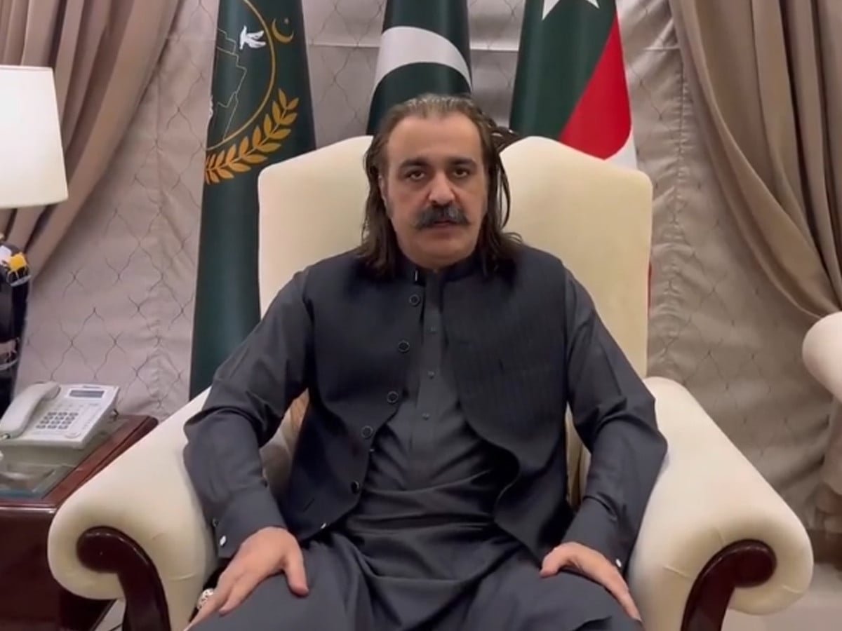 آڈیو لیک کیس؛ سابق وزیر اعلیٰ کے پی کے علی امین کے وارنٹ گرفتاری جاری