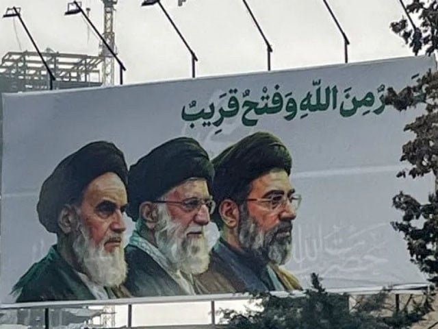 ایران امریکا مذاکرات میں بڑی پیش رفت، قطری وفد اچانک تہران پہنچ گیا