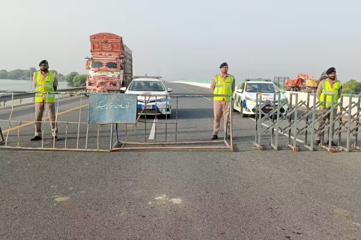 بجلی کی بحالی کا کام، موٹروے ایم-5 عارضی طور پر بند کرنے کا فیصلہ