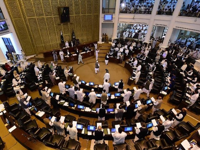 خیبر پختونخوا اسمبلی کے اسپیکر اور ڈپٹی اسپیکر کی مراعات کے خلاف پشاور ہائیکورٹ میں درخواست دائر