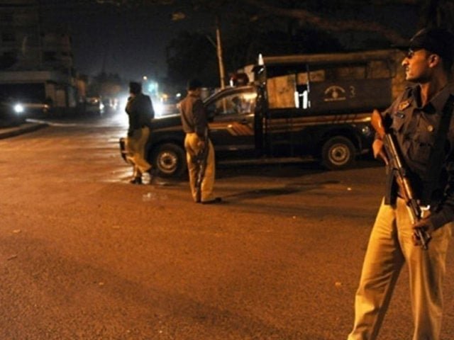 کراچی، شہر کے مختلف علاقوں میں پولیس مقابلے، 6 ڈاکو زخمی حالت میں گرفتار